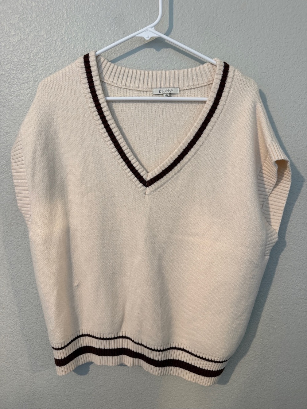 Z Supply Cream V-Neck Sleeveless Sweater Vest with Brown Trim Stripes